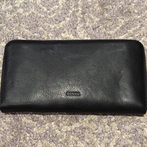 Fossil Classic Black Leather Wallet NWOT